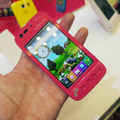 ソフトバンクモバイル、10代の女性向けスマートフォンを発表