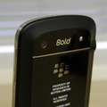 【フォトレポート】タッチパネルと新OS採用の「BlackBerry Bold 9900」 