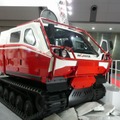 モリタのブースで紹介されていた水陸両用車「Red Salamander」（ST Kinetics社製の）。サイズはW2300×L8600×H2500mm、重量は9700kg