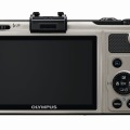 「OLYMPUS XZ-1 プレミアムキット」チタニウムシルバー背面