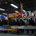 PSVita発売日、ヨドバシアキバは300人を超える行列発生 ― SCEハウス社長・平井会長も登場  