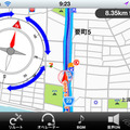 コンパスをタップすると大きくなり、地図を回転させることができる。地図がシンプルなので、回転させたりスクロールさせても軽快な操作感だ。