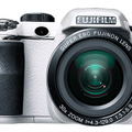 「FinePix S4500」ホワイト