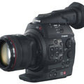 「EOS C300」のレンズ装着イメージ