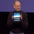iPad 2を紹介する生前のスティーブ・ジョブズ