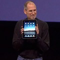 iPad 2を紹介する生前のスティーブ・ジョブズ