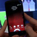 【MWC 2012 Vol.43（動画）】高速連写、HD動画、F2.0レンズ……HTC One カメラ性能をチェック