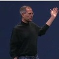 過去のWWDCでプレゼンテーションをおこなう在りし日のスティーブ・ジョブス