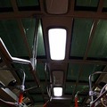 東京スカイツリー下の交通ロータリーに展示されたグラスルーフ仕様ノンステップバス