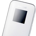 ULTRA WiFi 4G SoftBank 102Z。「SoftBank 4G」に対応した下り最大76MbpsのモバイルWi-Fiルーター。スマートフォンなど同時接続は10台まで可能。