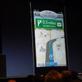 アップルの開発者向けイベントWWDC 2012（Apple World Wide Developpers Conference 2012）の基調講演、iOS 6のプレゼンテーションの様子。