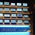 Ultrabook製品群について説明するインテルの吉田社長