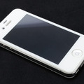 「Ultra shield tempered glass for iPhone 4S/4」のホワイト（iPhoneは別売）