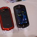 【au 2012冬モデル】5センサー搭載、オリジナルクラウドサービス対応のタフネススマホ「G'zOne TYPE-L」