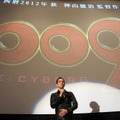 こちらは2011年10月4日の製作発表会の神山健治監督