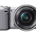 「NEX-5R」はブラック、シルバー、ホワイトと3色を用意