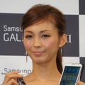 サムスンの「GALAXY Note II」発表イベントに登場した押切もえさん