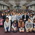 学生たちと記念フォト
