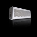 Bluetoothで接続可能なバッテリー内蔵ポータブルスピーカー「BRAVEN650」。「600」と比べバッテリが大きい2000mAh