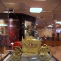 「GOLDEN COACH」。作者：石口千鶴さん。帝国ホテル「スイーツアート展2012」