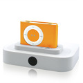 iPod shuffle、iPod Universal Dockとの接続例（iPod shuffleおよびiPod Universal Dockは付属しない）