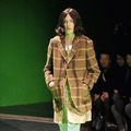 【2013-14秋冬メンズコレクション】コム デ ギャルソン・オム プリュスは好対照な色合いで織りなす男性像