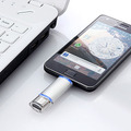 USB端子とmicroUSB端子を両方備えるUSBメモリ16GBモデル