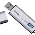 　ソーテックは17日、PC周辺機器ブランド「comfix」のUSBメモリ「UHシリーズ」を発売。4GBモデル「UH-4GB」、2GBモデル「UH-2GB」、1GBモデル「UH-1GB」の3機種で、同社直販サイトでの販売価格はそれぞれ5,980円、3,480円、2,480円。