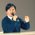 東京国際アニメフェア2013スペシャルステージ「声優アワード・放課後カリキュラム」で熱弁をふるう三ツ矢雄二