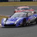 開幕戦のGT500ウイナー、RAYBRIG HSV-010。写真：GTA