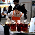 サントリーブースでは自宅でできる果実酒づくりを提案していた（日本ホビーショー 2013）