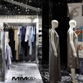 伊勢丹新宿店本館3階に今年3月より1年間限定でオープ ンしている「L'ESPACE Maison Martin Margiela」では、「MM6 Maison Martin Margiela」のポップアップストアを開催中