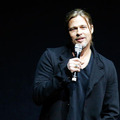 真夜中の『ワールド・ウォーZ』試写会場にサプライズ登場したブラッド・ピット -(C) Getty Images