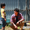 織田がシングルファザー役を演じる「Oh, My Dad!!」シーン（その1）