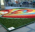 GWはバラの花びらで作った絵画に囲まれて光体験−新宿タカシマヤでインフィオラータ開催