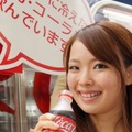 東京・六本木で開催されたコカコーラの無料配布イベント