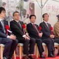 （写真左から）田中豊彦伊勢丹松戸店店長、大西洋三越伊勢丹HD社長、中川英孝松戸市市議会議長、本郷谷健次松戸市市長、、大関稀勢の里関