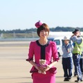 「MARIKO JET」と篠田麻里子（10月27日、成田空港）