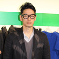 イッセイミヤケの新ブランド「オム・プリッセ・イッセイ・ミヤケ（HOMME PLISSE ISSEY MIYAKE）」では、布帛のシリーズも展開