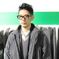 イッセイミヤケの新ブランド「オム・プリッセ・イッセイ・ミヤケ（HOMME PLISSE ISSEY MIYAKE）」では、布帛のシリーズも展開