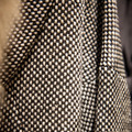 横糸と縦糸の織りなす風合いも魅力　コートやジャケットなどに使用される生地