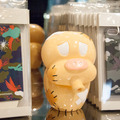カモフラージュ柄に火の鳥が舞うデザインのスマホケース（7,140円）