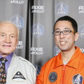 アポロ11号に搭乗した宇宙飛行士バズ・オルドリン氏（左）と米谷さん