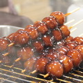 古都香のみたらし団子。実演販売あり