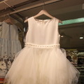 「ルチアーノソプラー二 キッズ」の白いドレスは伊勢丹先行発売