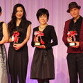 左から鈴木保奈美、浅野温子、竹下景子、市原隼人