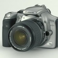 　キヤノンのプロ向けデジタル一眼レフカメラ「EOS-1D Mark II」が「TIPA ベストプロフェッショナルデジタル一眼レフカメラ」を、普及価格帯デジタル一眼レフカメラ「EOS 300D（国内名称：EOS Kiss Digital）」が「TIPA ブレークスルーアワード」を受賞した。