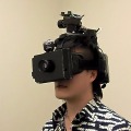 頭部装着型デバイスを取り付けたところ。これでARとVRを融合させることになる。いざ、Cave in！