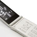 N705i：GSMローミング・ワンセグ対応のハイスペックamadanaケータイ（2008年1月〜2月）