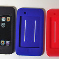 Protect Rubber Case for iPod touch（左からブラック/ブルー/レッド、iPod touchは別売）